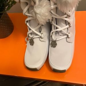 Sporting Winter White Biits